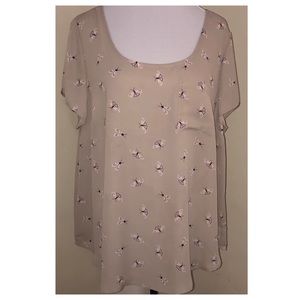 NWT, Torrid Gray-Beige Moth Print Georgette Short Sleeve Top, Sz 1 (14/16, 1X)